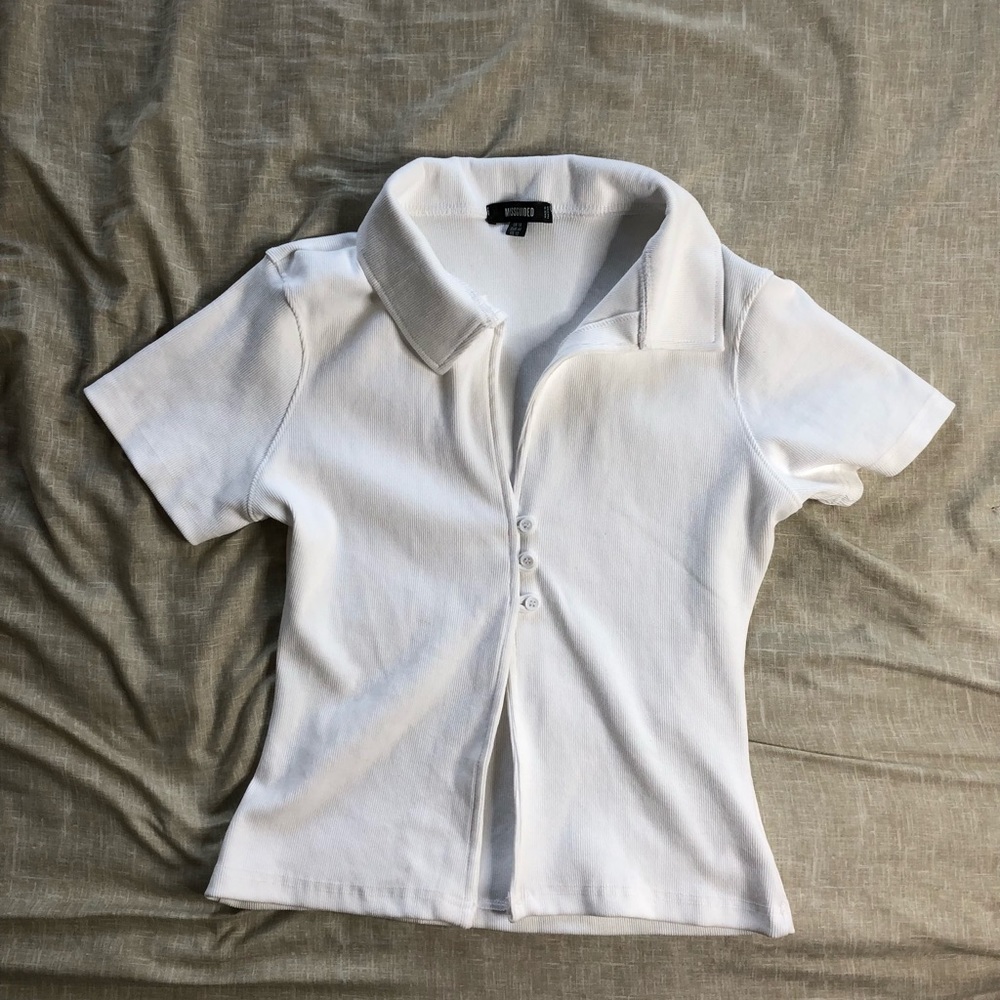 NEW WHITE RIBBED BUTTON TOP